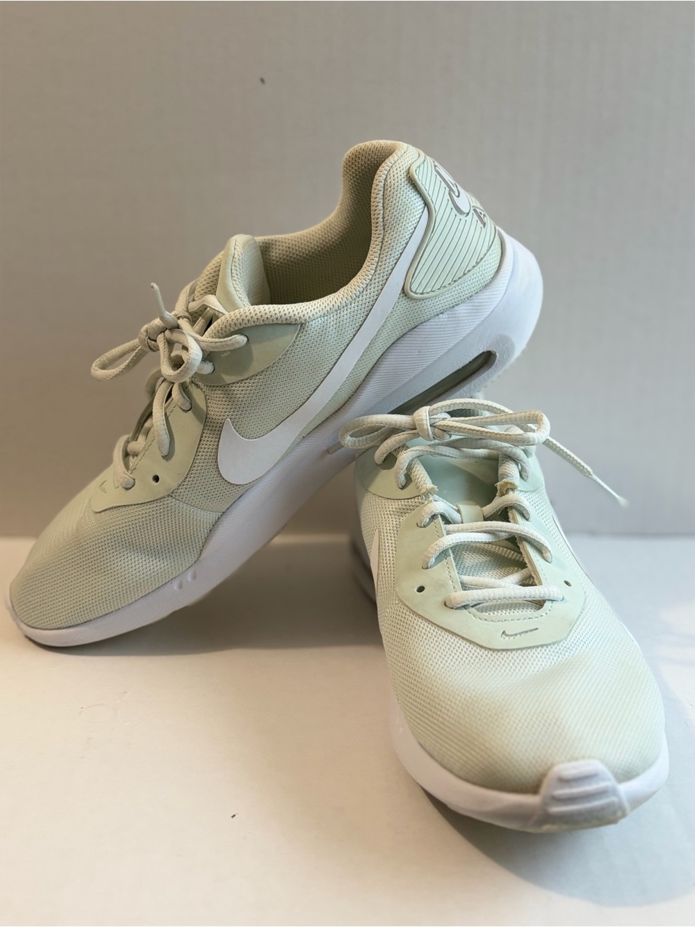 Nike Light Green/White Running Sneakers